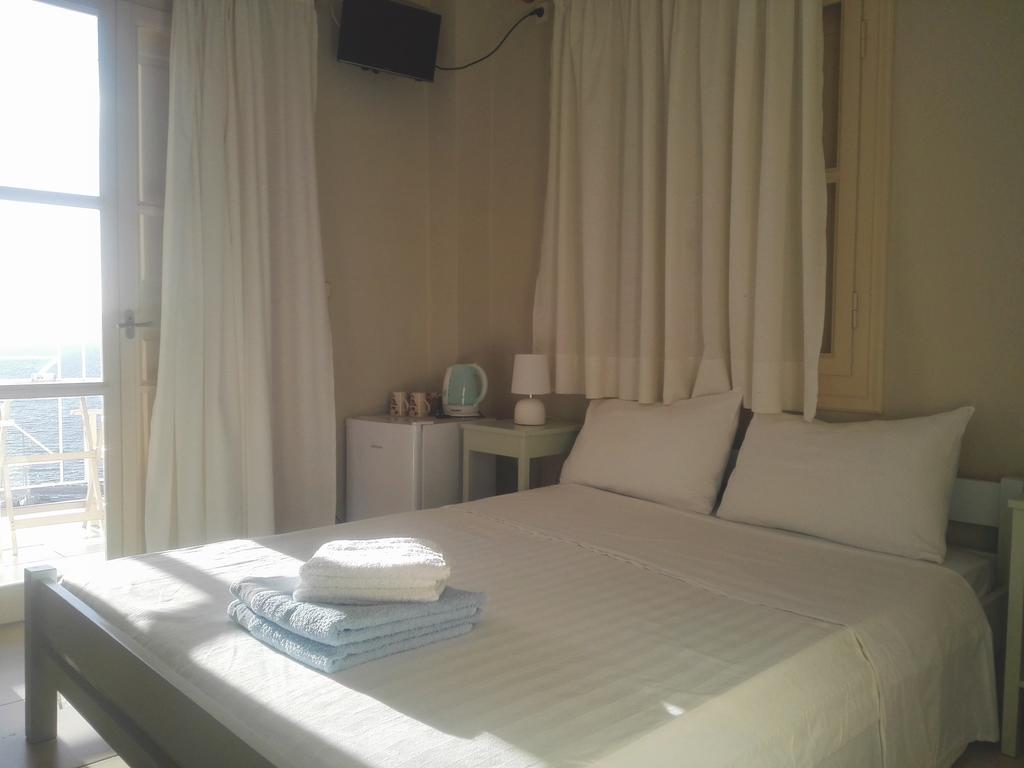 12 Gods Apartment Pylos